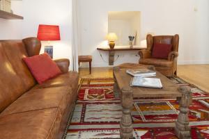 Apartment with terrace in downtown - TTL279