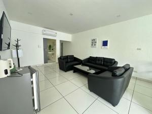 Monalisa pararise pool hotel