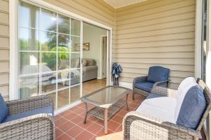 3 Mi to Surfside Beach! 1st-Floor End Unit with Pool