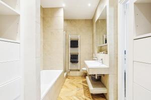 Luxury 4 bedroom Apt 160m2 2 king 2 queen