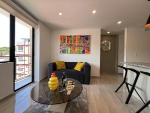 Moderno con ascensor y parqueadero a 5 min del CC