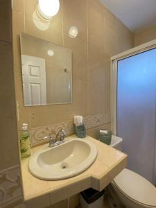 Casa al Norte, cerca Zona Industrial, Bien ubicado