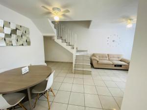 Casa al Norte, cerca Zona Industrial, Bien ubicado