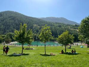 Duplex face aux pistes La Foux dAllos