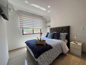 Moderno con ascensor y parqueadero a 5 min del CC