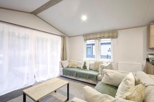 Fir Tree Lodge with Hot Tub