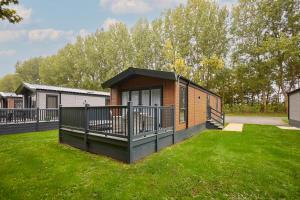 Fir Tree Lodge with Hot Tub