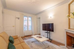 St Dominique Gem, 5 Min Walk to the Eiffel Tower