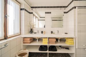 La Maison de Lucie - grande maison idéale en famille ou entre amis - jardin - parking gratuit