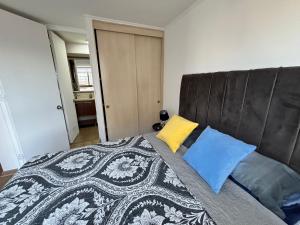 Depto Santiago 3 personas con estacionamiento