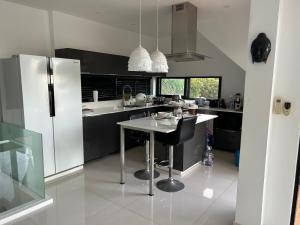 Villa eden avec piscine et vue mer