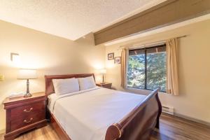 Walk to Village, 1+L2BA; Jacuzzi, Parking, WD