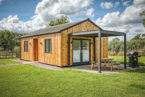 Oak Lodge