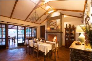 Laikipia farmstay Chui Cottage near Nanyuki - 2330