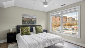 Central Raleigh 2BR - Walk to Shops & Dining