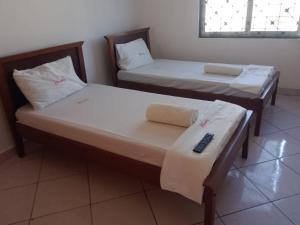 Ensuite rooms in a furnished apartment in Tudor, Mombasa TF1