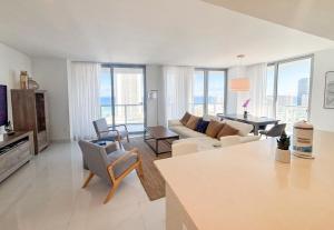 Luxury Ocean View Penthouse 2501 Hallandale Beach