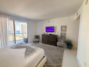 Luxury Ocean View Penthouse 2501 Hallandale Beach