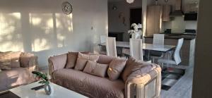 Large and superb apartment near Paris