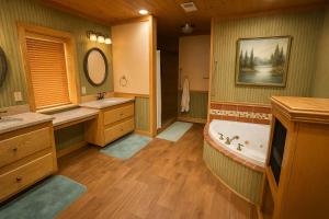 Compass Retreat - The Lower Suite