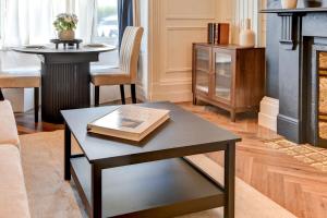 Modern One Bedroom Near the Sea - 26Marine Sq