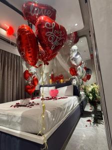 Private Ensuite Room in Modern Apartment