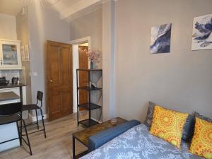 Stylish Flat in Historic Edinburgh city centre home