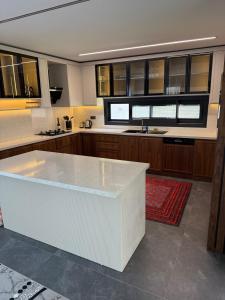 SÜPER Vip Havuzlu Müstakil odalar banyolu