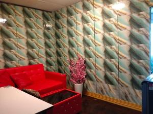 A classic hostel next to W district food market