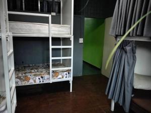 A classic hostel next to W district food market