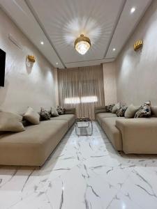 Calm Elegant Apartment City Center with Garage