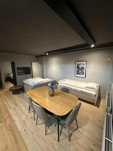 Modern Apartment With Hot Tub in Akureyri