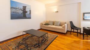 Charmy Rodrigues Lobo Apartments