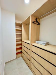 Tu Hogar en Floridablanca - Apto de 2 Habitaciones con Aire Acondicionado