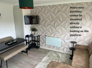 Home on the Broads Just Renovated