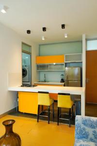 Apto Exclusivo en Cali con Balcón, Piscina y Sauna! Vive una Estancia con Estilo