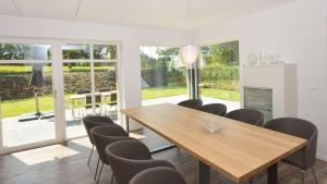 Exklusive Reetdach-Villa Ostseefrische
