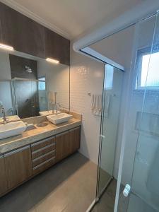 Casa com Piscina 300 Metros do Tenório para 18 pessoas