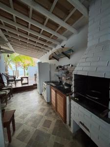 Casa com Piscina 300 Metros do Tenório para 18 pessoas