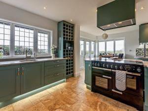 3 Bed in Chale oc-94165