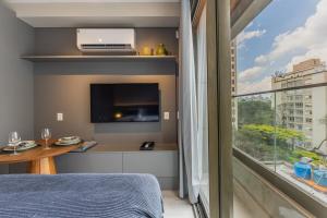 Grey Luxo em rua Icônica Itaim Bibi Cama Queen