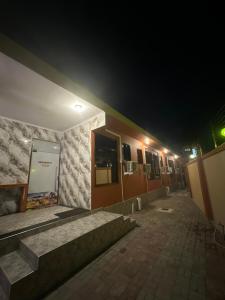 Serengeti Safari Inn