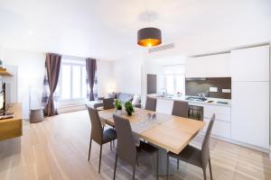 Rent In Rome Valentino's luxury Apartment