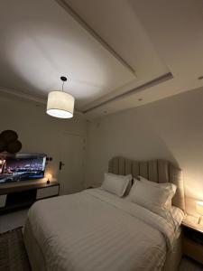 Studio with high privacy and smart access