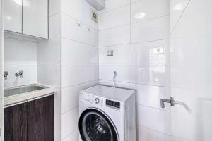 Nordic Home - 2BR Parking Wifi & Shopping Mall