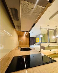 Novotel Executive Suite - Acqua Manila 2905