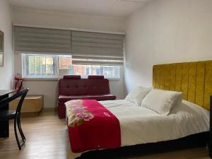 Casa completa 15 personas centro internacional Bogota