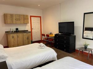 Casa completa 15 personas centro internacional Bogota