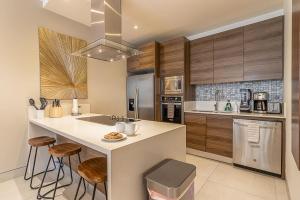 Rooftop Luxury Penthouse Huge Jacuzzi & Grill