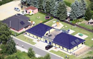 Ferienhaus Sonnenseite-Rechts, nur 100m vom Senftenberger See